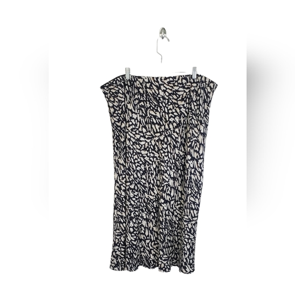 COPY - NWT Nic + Zoe Textured Night Midi Skirt in Black Multi - Picture 6 of 11